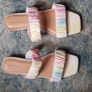 Rainbow slides size 5.5 euc